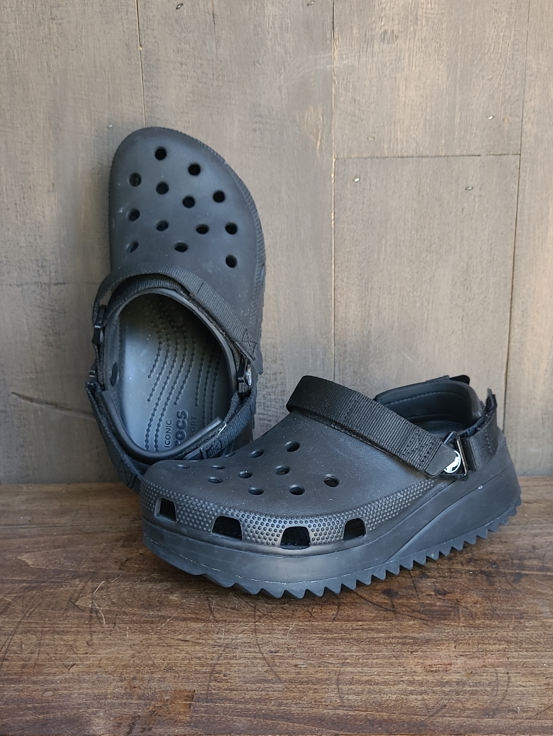 Crocs Classic Hiker Clogs Women's Sz 8 Black Hook And Loop Strap Platform Shoe